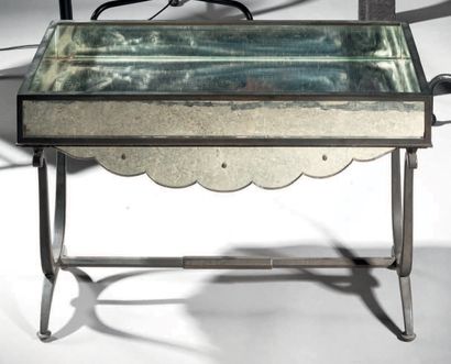 ANDRE ARBUS (ATTRIBUE à) 
Wrought iron coffee table with a rectangular top entirely...