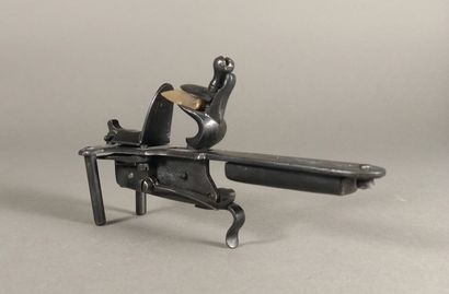 null Briquet pistolet de table à silex en métal 

L. 16 cm 

France, fin XVIIIe ...