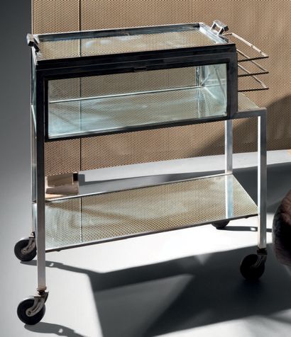 TRAVAIL MODERNISTE Sideboard with chromed metal structure and mirror slab with removable...