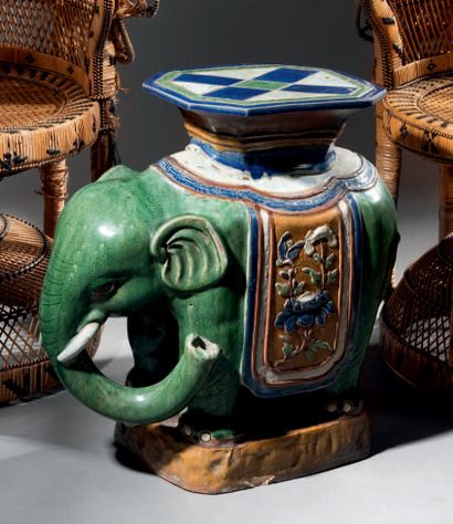 TRAVAIL FRANÇAIS Elephant side table in polychrome enamelled ceramic.
H. 55 cm -...