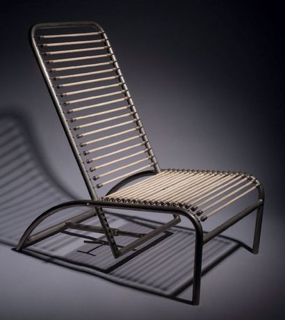 René HERBST (1891-1982) Nickel-plated tubular steel chaise longue, c. 1970, with...