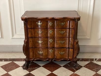 null Crossbow chest of drawers in walnut and burr walnut veneer
Claw and ball" front...