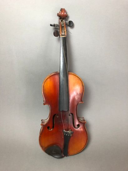 null French violin
Made in Mirecourt around 1920
At Jérôme Thibouville-Lamy 356 mm.
As...