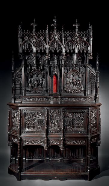 null Important molded oak credenza, richly carved and patinated with gothic decoration...