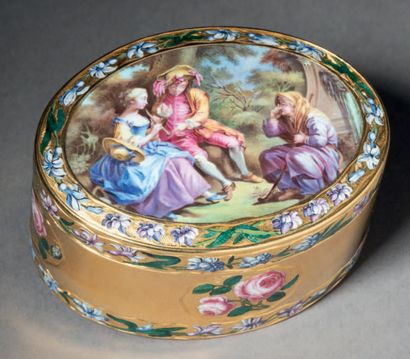 null Oval snuffbox in yellow gold and polychrome enamels.
Beautiful decoration in...