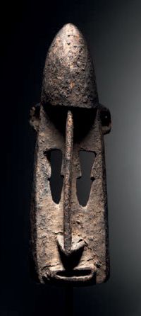 null Mask, Dogon, Mali
Wood with crusty patina
H. 50 cm
Dogon mask, Mali
H. 19 ½...