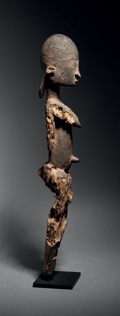 null Ɵ Dogon feminine standing statue, Mali
Presumed period: 1700
Wood
H. 66 cm
Dogon...