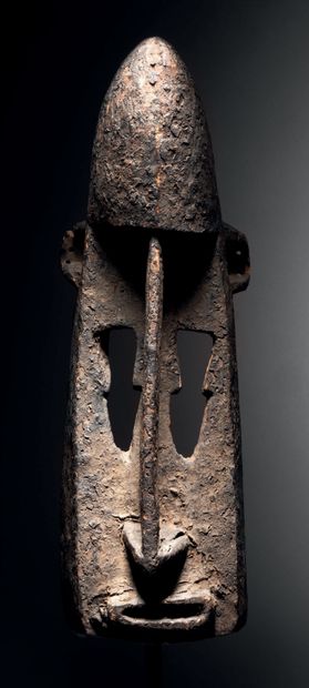 null Mask, Dogon, Mali
Wood with crusty patina
H. 50 cm
Dogon mask, Mali
H. 19 ½...