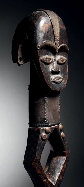 null Ɵ Mbumba, Tsogho, Gabon
Cuivre, clous de tapissier
H. 30 cm
Tshogo mbumba, Gabon
H....