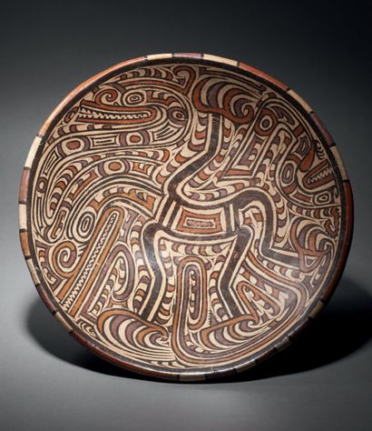 null CUP ON RING PLATE WITH A STYLIZED SAURIAN Cocle culture, Macaracas, Panama 850-1000...