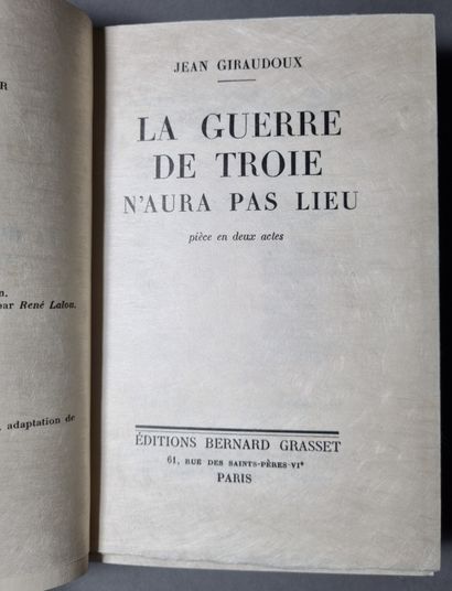 GIRAUDOUX (Jean). La Guerre de Troie n'aura pas lieu. Paris, Bernard Grasset, 1935....