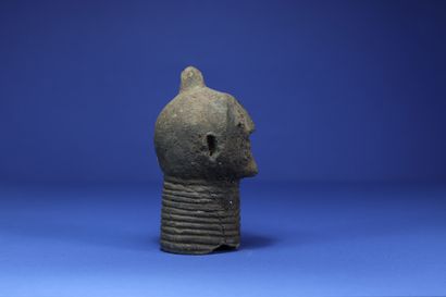 null 
Funerary head with ringed neck. 



Terracotta. 



Akan, Ghana. 



H. 16...