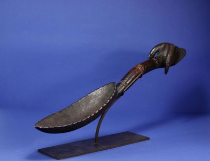  Superb wakemia spoon, the end of the handle showing a powerful ram's head, the edges...