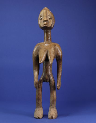 null 
Female statue with a vigorous style, the generous chest projected forward,...