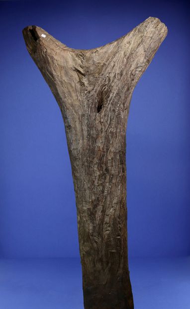 null 
Imposing toguna palaver pole carved in a "Y" shape and featuring a female breast...