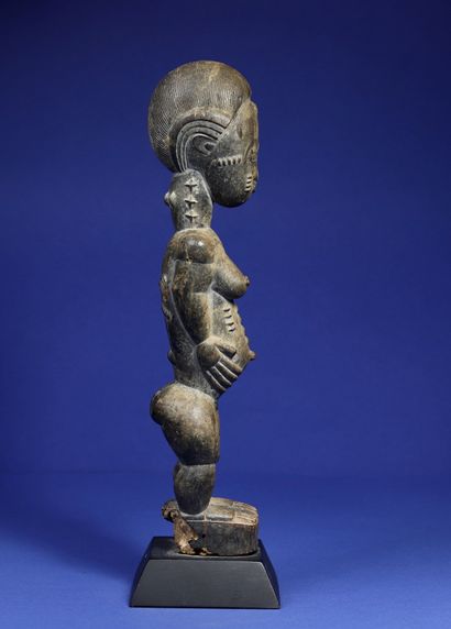 Beautiful female statue blolo bla (wife of the afterlife) with generous breasts,...
