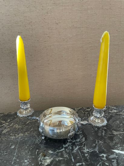 null Pair of candlesticks
In silver plated metal
With two arms of lights
Rocaille...
