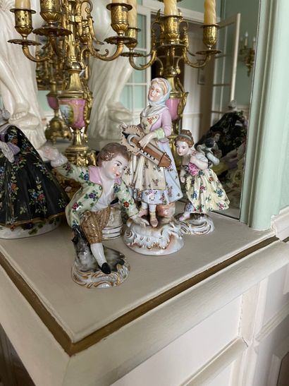 null Suite of polychrome porcelain subjects and groups
In the taste of 18th century...
