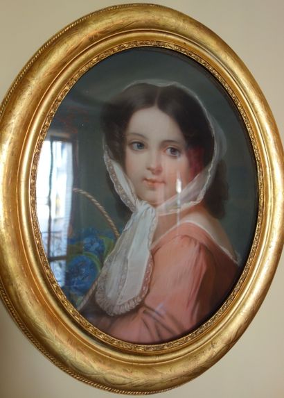 ECOLE FRANCAISE DU XIXème siècle 
Portrait d'Eglantine au panier de fleurs
Pastel...