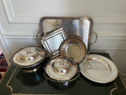 Silver plated lot comprising: Two covered...