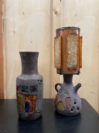 ACCOLAY Ensemble d'un vase et une lampe
En terre vernissée et inclusion de résine
H....