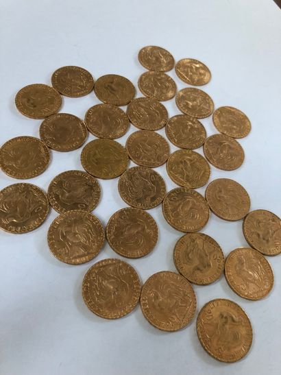 null Lot de pièces d'or comprenant 30 pièces de 20 F or au coq de Chaplain
1910x12...