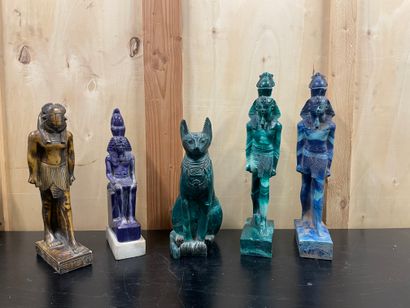 EGYPTE 
Ensemble de 6 sculptures



A l'imitation de la pierre dure



Accidents...