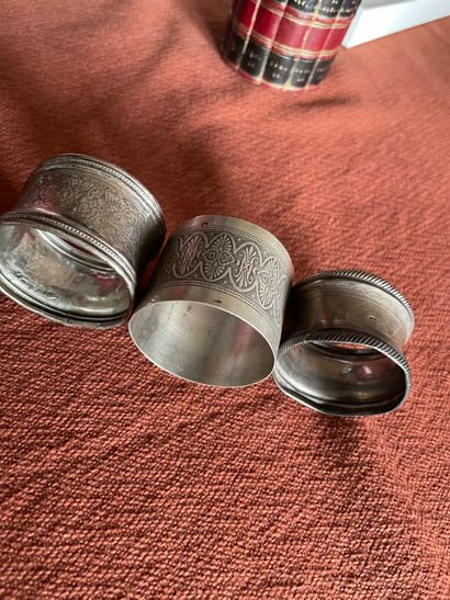 null Three napkin rings
In silver 950°°°
XIXth century
P. 66.1g.
A silver tumbler...