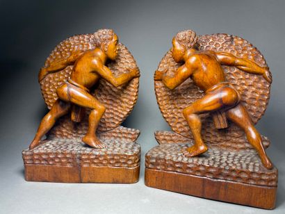 null Art populaire africain Nubiens Paire de serre-livres en bois sculpté H. 25 cm...