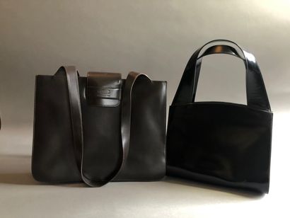 null 
CERRUTI

Brown leather handbag



GUY LAROCHE

Black handbag
