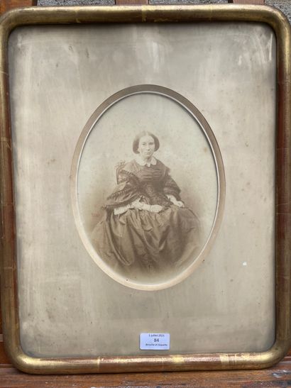 Gustave Le Gray (1820-1884) 
Portrait de femme assise
Photographie
Cachet rouge GUSTAVE...