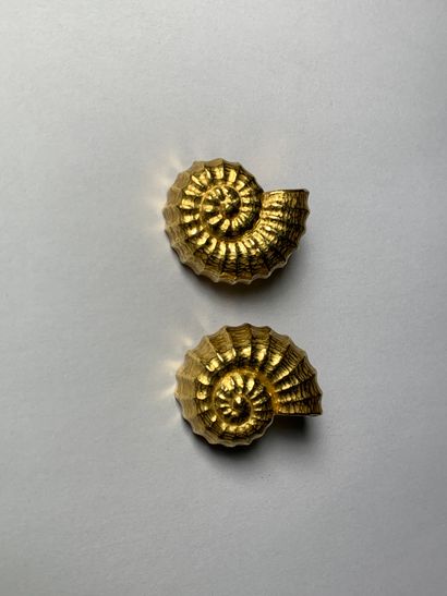 null 
Pair of ammonite ear clips in gold 750°/°°, Weight: 28,13g
