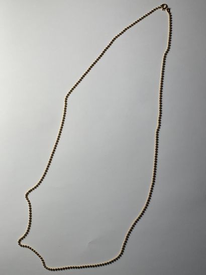 null 
Long pearl chain in gold 750°/°°, Weight: 20,10g.
