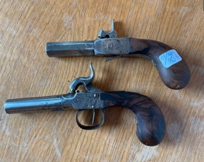 null Two percussion handguns
The plates engraved
The handles in natural wood
19 x...