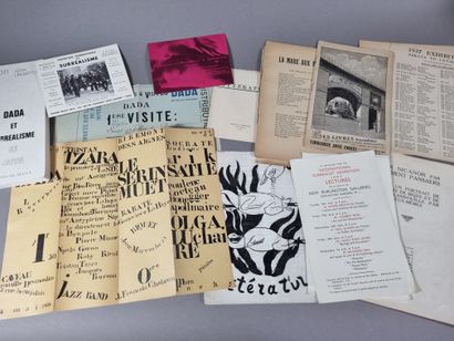 [SURRÉALISME]. DOCUMENTS.
HOMMAGE A DADA. 1 feuillet d'annonce plié en 4, imprimé...