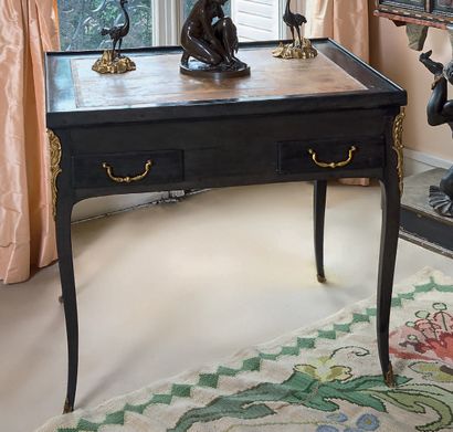 null Rectangular table called "tric-trac" in pearwood and blackened pearwood veneer...