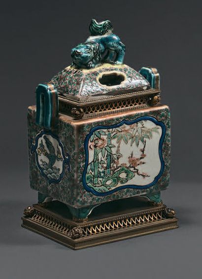 JAPON, Fours de Kutani - Époque Meiji (1868-1912) Rectangular enamelled porcelain...