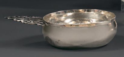  Lot in silver 925 and 950 thousandths comprising: - a porridge bowl, the openwork...