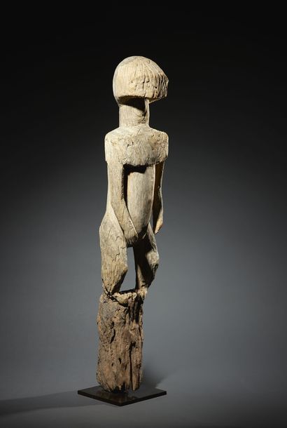  Statue Mossi Burkina Faso Bois H. 76 cm Statue-poteau sculptée dans un bois lourd,...
