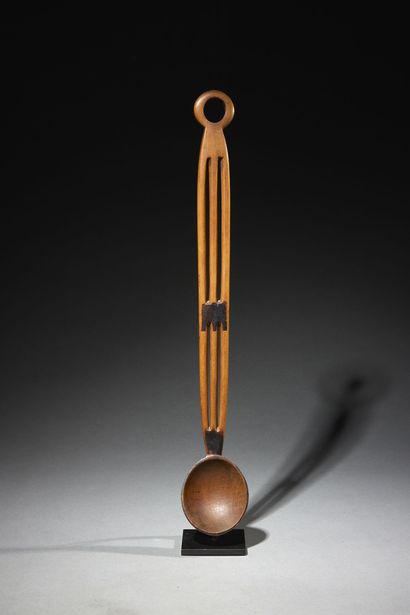  Zulu spoon South Africa Wood H. 48 cm Large spoon with openwork handle ending in...