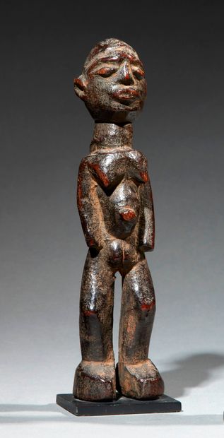 null Statuette Lobi
Burkina Faso
Bois
H. 20 cm
Belle statuette figurant un personnage...