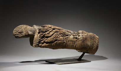  Dogon trough Mali Wood L. 70 cm Ritual trough representing an animal, heavily eroded,...