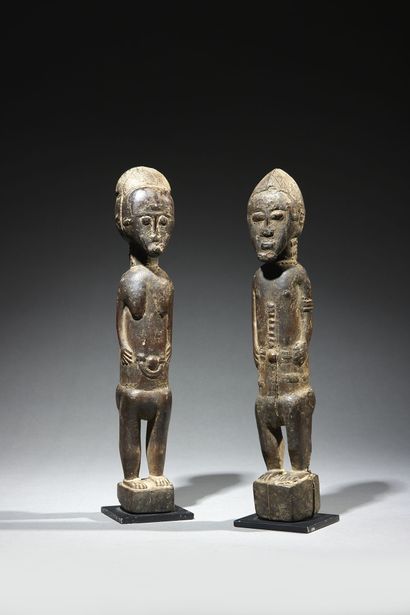  Paire de statues Baoulé Côte d'Ivoire Bois H. 30 et 31 cm Couple de statues, probablement...