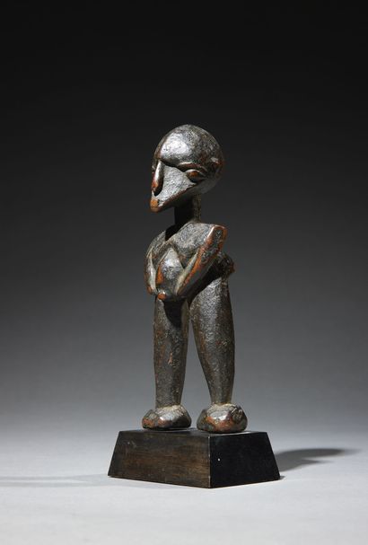 null Statuette Lobi
Burkina Faso
Bois
H. 16,5 cm
Statuette représentant un personnage...