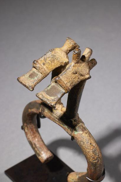 null Bracelet Gan
Burkina Faso
Bronze
H. 10,6 cm
Important bracelet Gan en bronze...