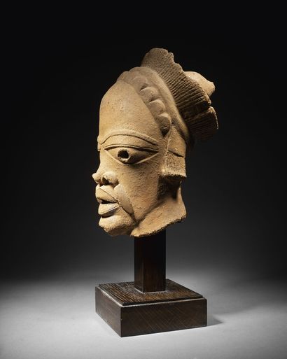 Tête Nok, Mali Terre cuite H. 31 cm Nok head,...