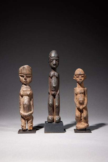null Trois statuettes Lobi

Burkina Faso

Bois

H. 16 à 19,5 cm



Ensemble de trois...