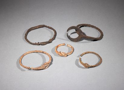 null Five iron bracelets

West Africa

Bronze

D. 8 to 11.5 cm



Set of five iron...