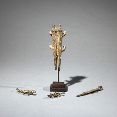null Quatre artefacts

Afrique de l’Ouest

Bronze

H. 4,5 à 11,7 cm



Ensemble de...