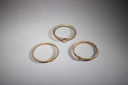 Trois bracelets Gan 
Burkina Faso 
Bronze...